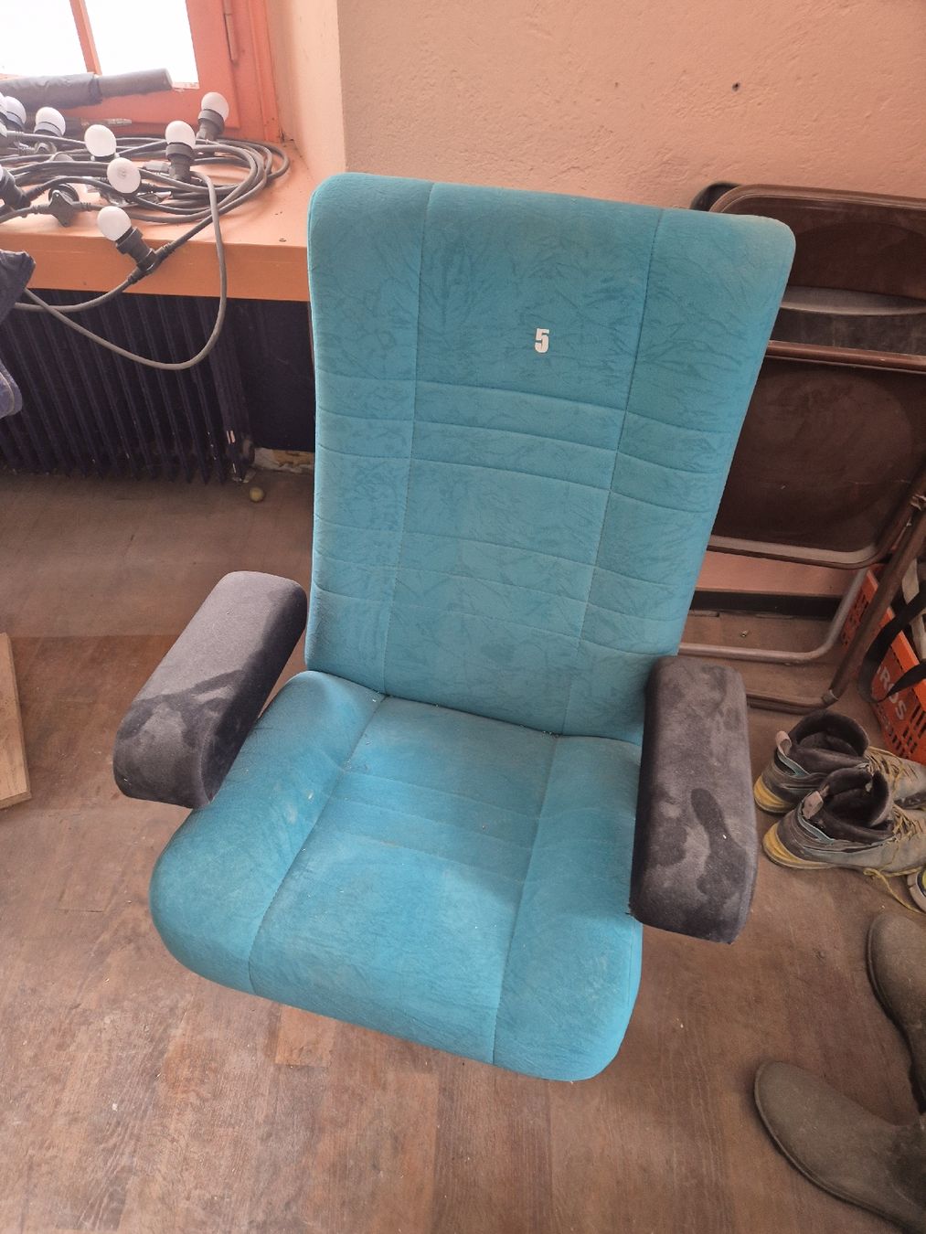 Poltrone: Kinosessel Sessel mit Armlehnen türkis – Usato da Sarnen venduto da Lpower 4