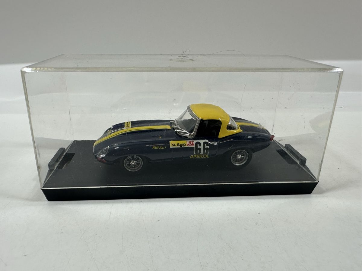 Jaguar Modellini d'auto: 1961 Jaguar E Type 1:43, inkl. Acrylbox, BEST MODEL – Nuovo (secondo la descrizione) da Zofingen venduto da rf9_x2xt 9