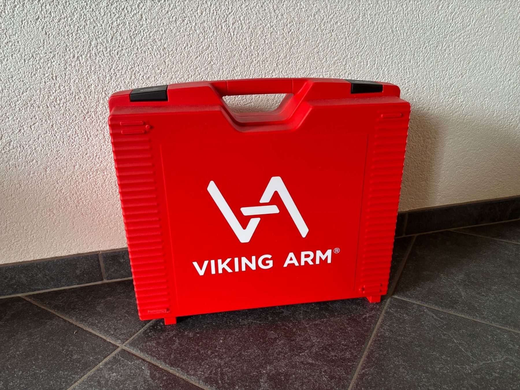 Casse di trasporto: Viking Arm Koffer – Nuovo (secondo la descrizione) da Frutigen venduto da TechMerchant
