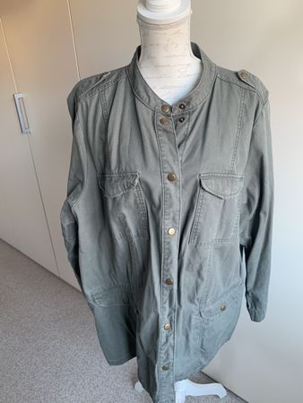 Dünne Jacke von ZIZZI Gr. L oliv