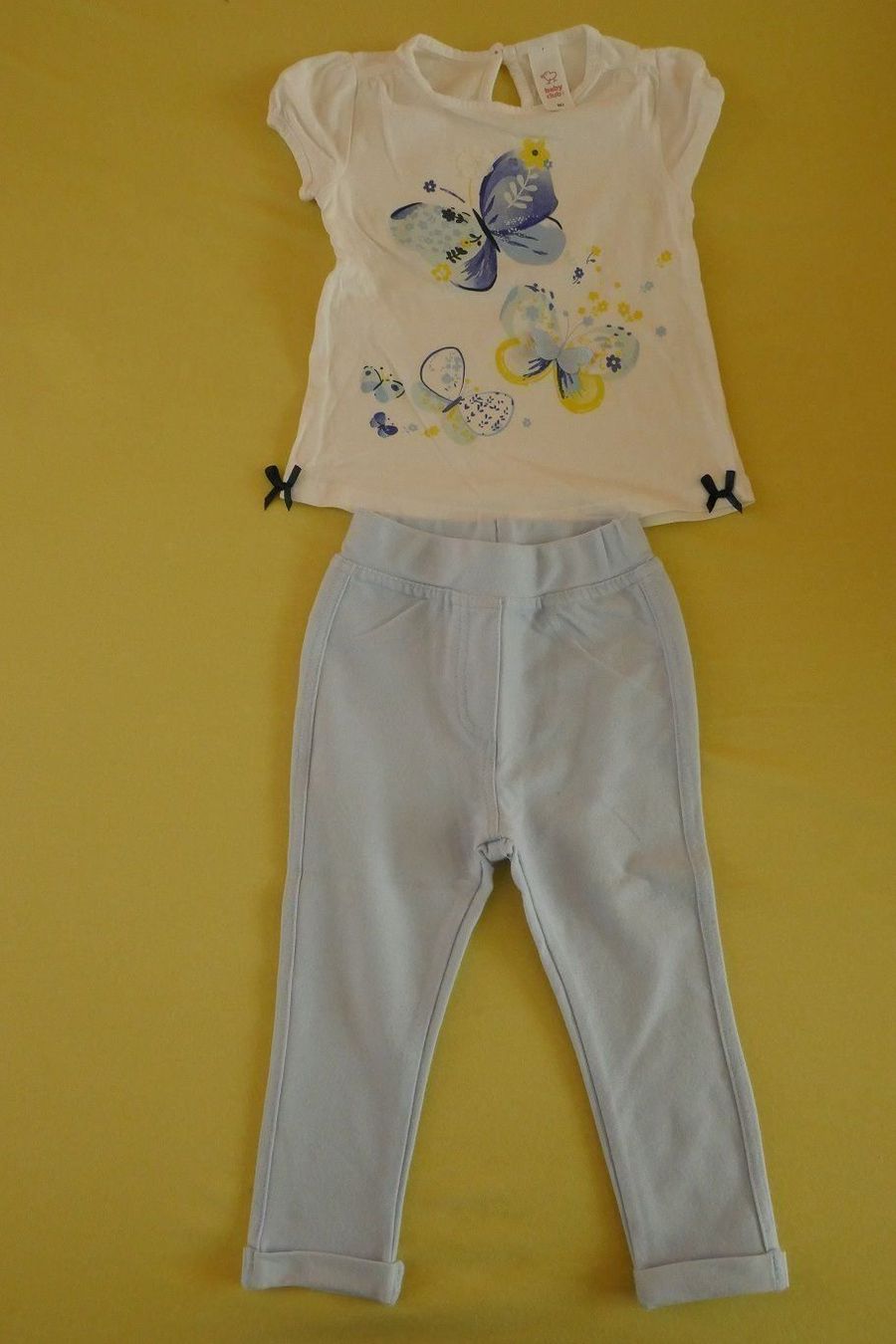 Lotti & Set di vestiti: Schmuckes Ensemble Schmetterlinge Gr. 80 – Nuovo (secondo la descrizione) da Horgen venduto da Feli39