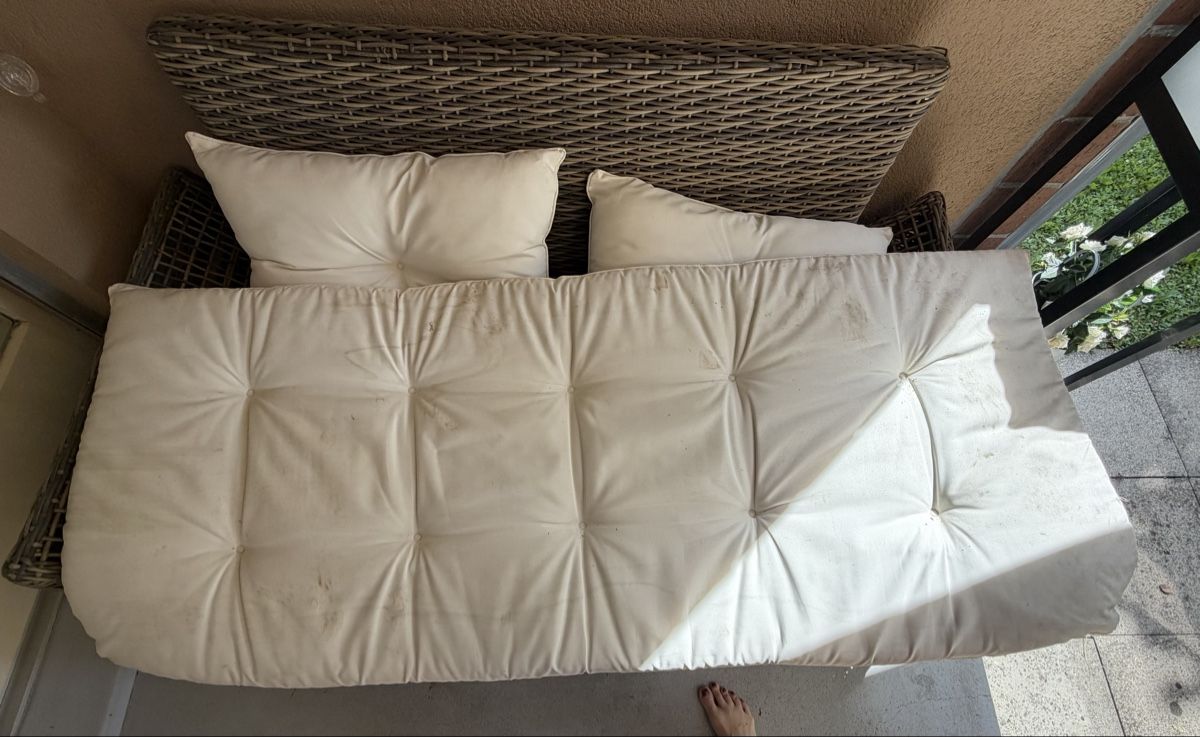Sofas: Gartensofa  – Gebraucht aus Münchenstein von teletubbis 3