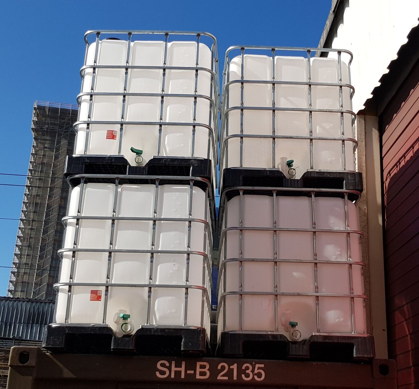 Abbeveratoi e trogoli: 1000 Liter Tank Lebensmittelecht 1 Stück – Usato da Burgdorf venduto da 4x4garageburgdorf