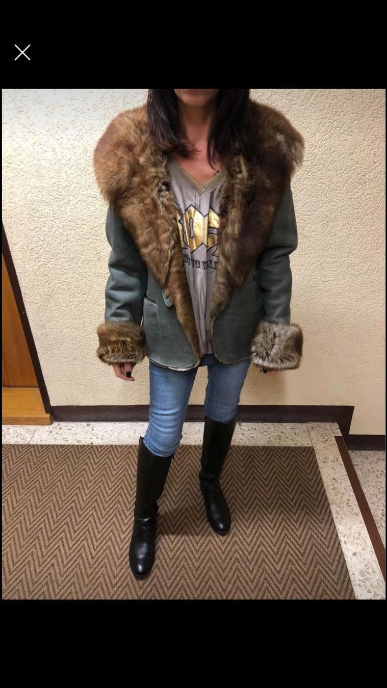 Giacche: Veste de fourrure chaude avec capuche taille 1 – Usato da Carouge GE venduto da Bruggy