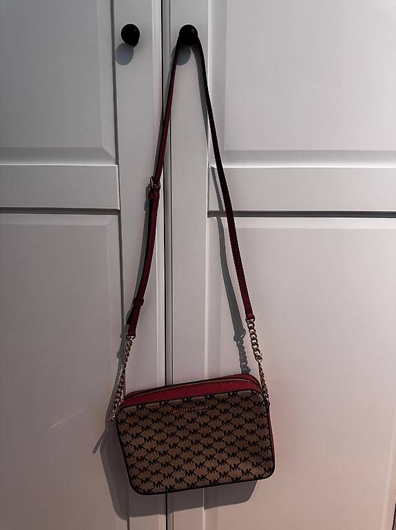 Sacs femmes: Michael Kors Tasche – D'occasion à Uster par Nathalie-309 1