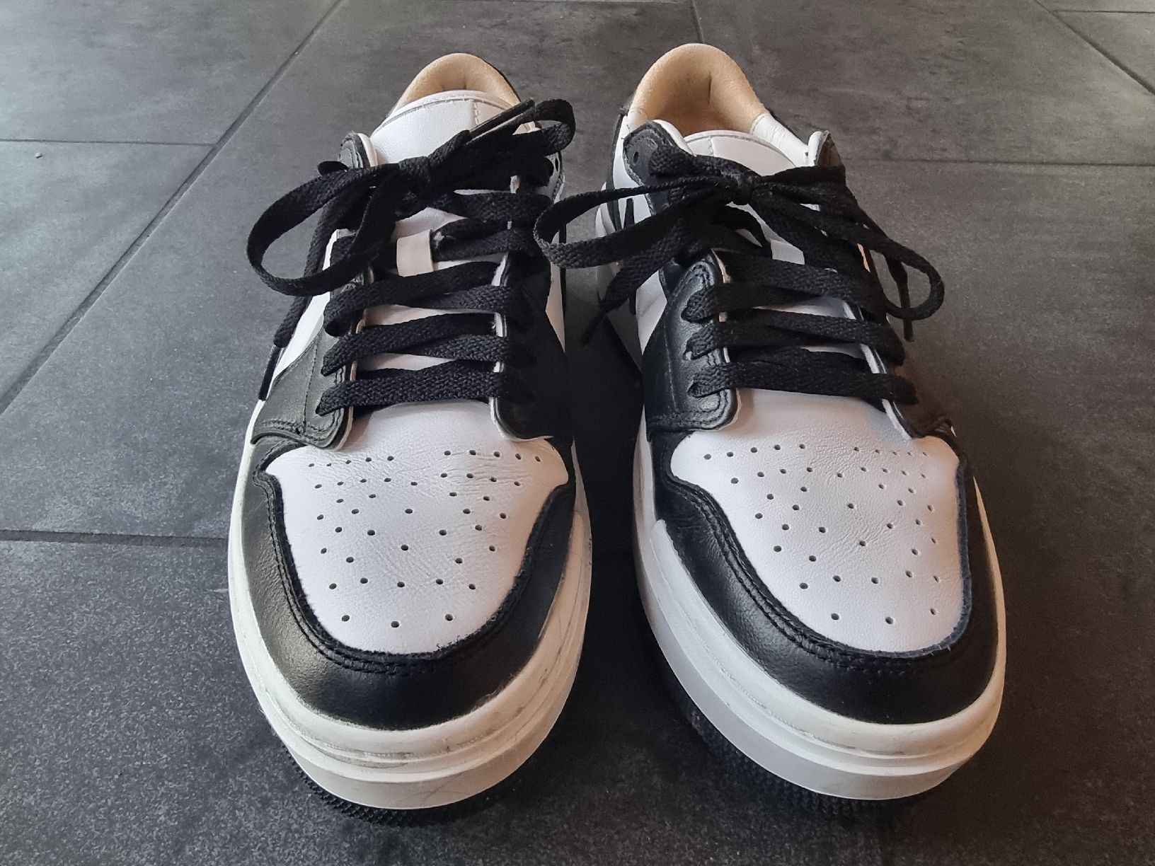Nike Scarpe da uomo: Nike Air Jordan Elevate Low schwarz weiss  – Usato da Rickenbach SO venduto da Sophialisa 2