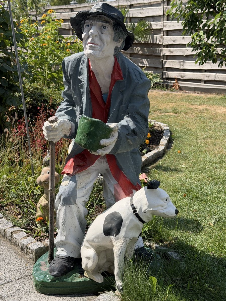 Figuren: Bettler mit Hund – Gebraucht aus Bellach von Chnudi38