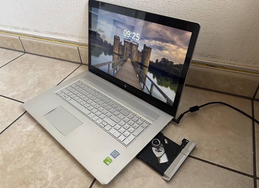 Hewlett Packard Portables: Notebook HP Envy i7 17.3" – D'occasion à Malvaglia par M323 2