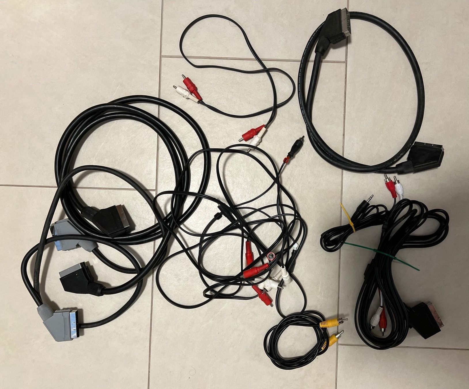 Kabel: Elektromaterial für Bastler – Gebraucht aus Endingen von chocosweet 2
