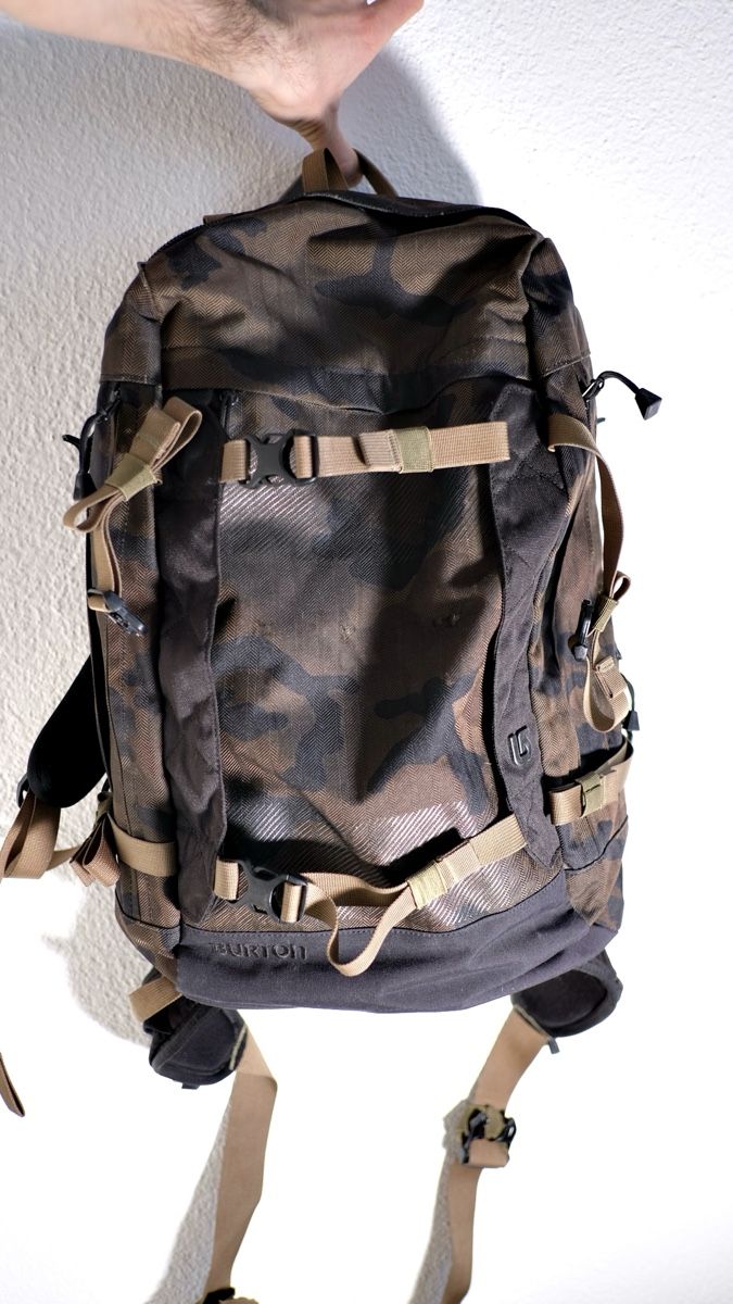 Burton Sacs à dos: Burton Rucksack Tarnmuster – D'occasion à Zürich par nan_mf8c