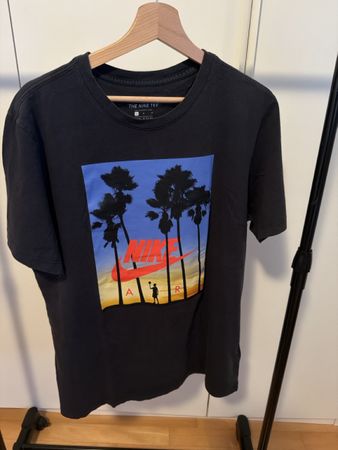 Nike t-shirt 