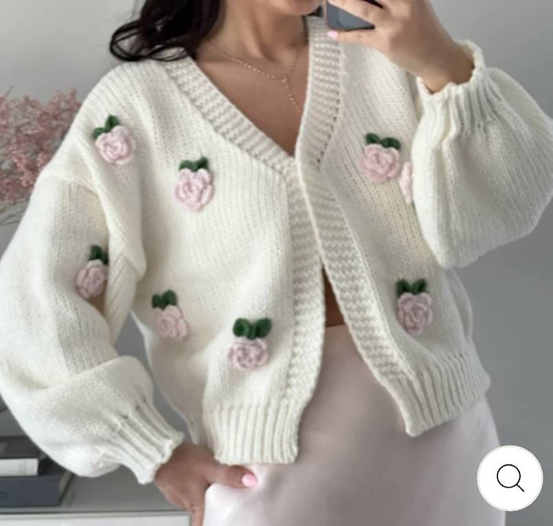 Giacche: NEU: Cardigan/Strickjacke mit Rosen, off-white – Usato da Itingen venduto da Kiiwi03