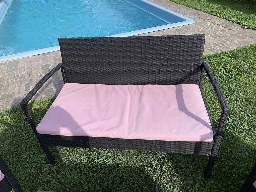 Set di tavolo e panche: Vendo mobili da giardino – Usato da Cugnasco venduto da sal_8sf7 2
