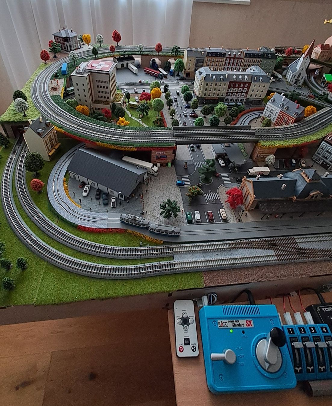 Kato Modelleisenbahnen: Kato-Eisenbahn-Anlage Spur N – Gebraucht aus Rorbas von susinchen 4