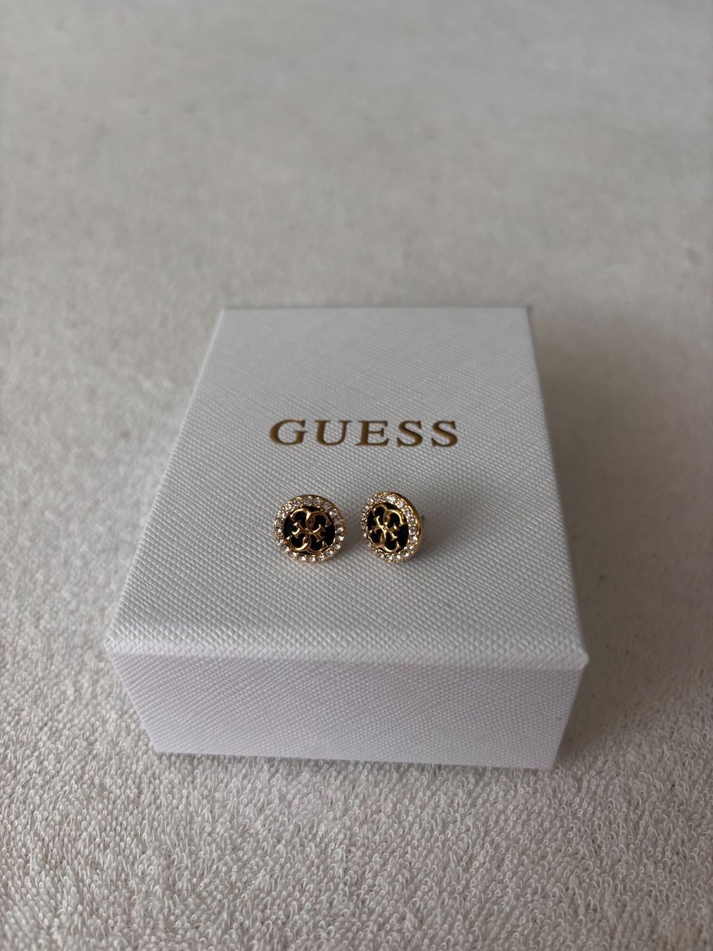 Orecchini pendenti & Orecchini a lobo: Guess Ohrstecker – Nuovo (secondo la descrizione) da Schwerzenbach venduto da _Aria_