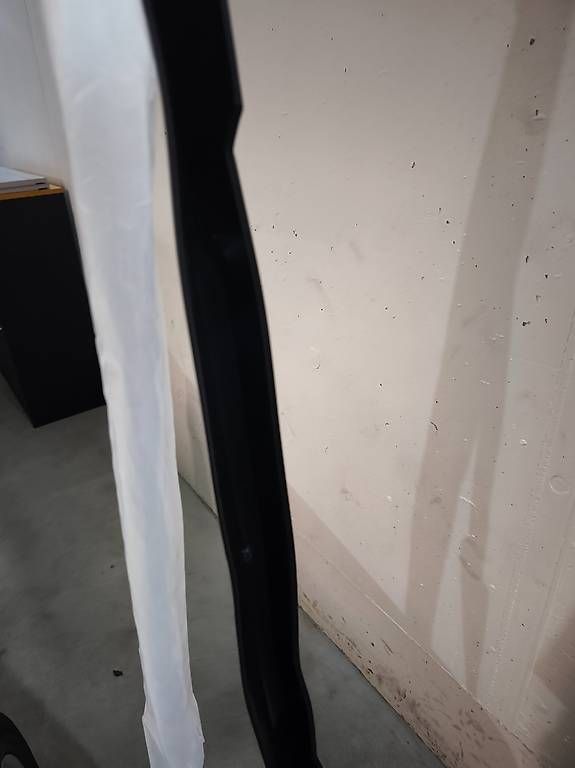 Tutti pezzi di ricambio auto: BMW 3 Modelle ab BJ 2010 Spoiler Lippe  – Usato da Zihlschlacht venduto da rad_vvm9 2