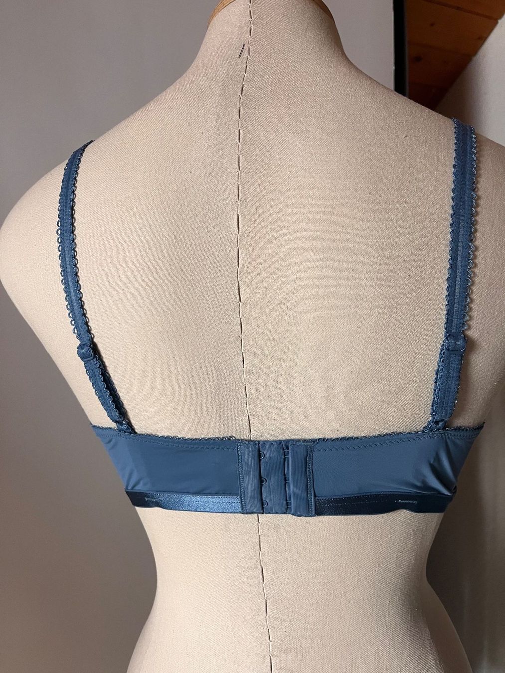 Dim Altra biancheria intima: DIM, Bügel-BH LOVABLE, Grösse 80B, Farbe Blau – Nuovo e nell'imballaggio originale da Rudolfstetten venduto da gst_g7xl 4