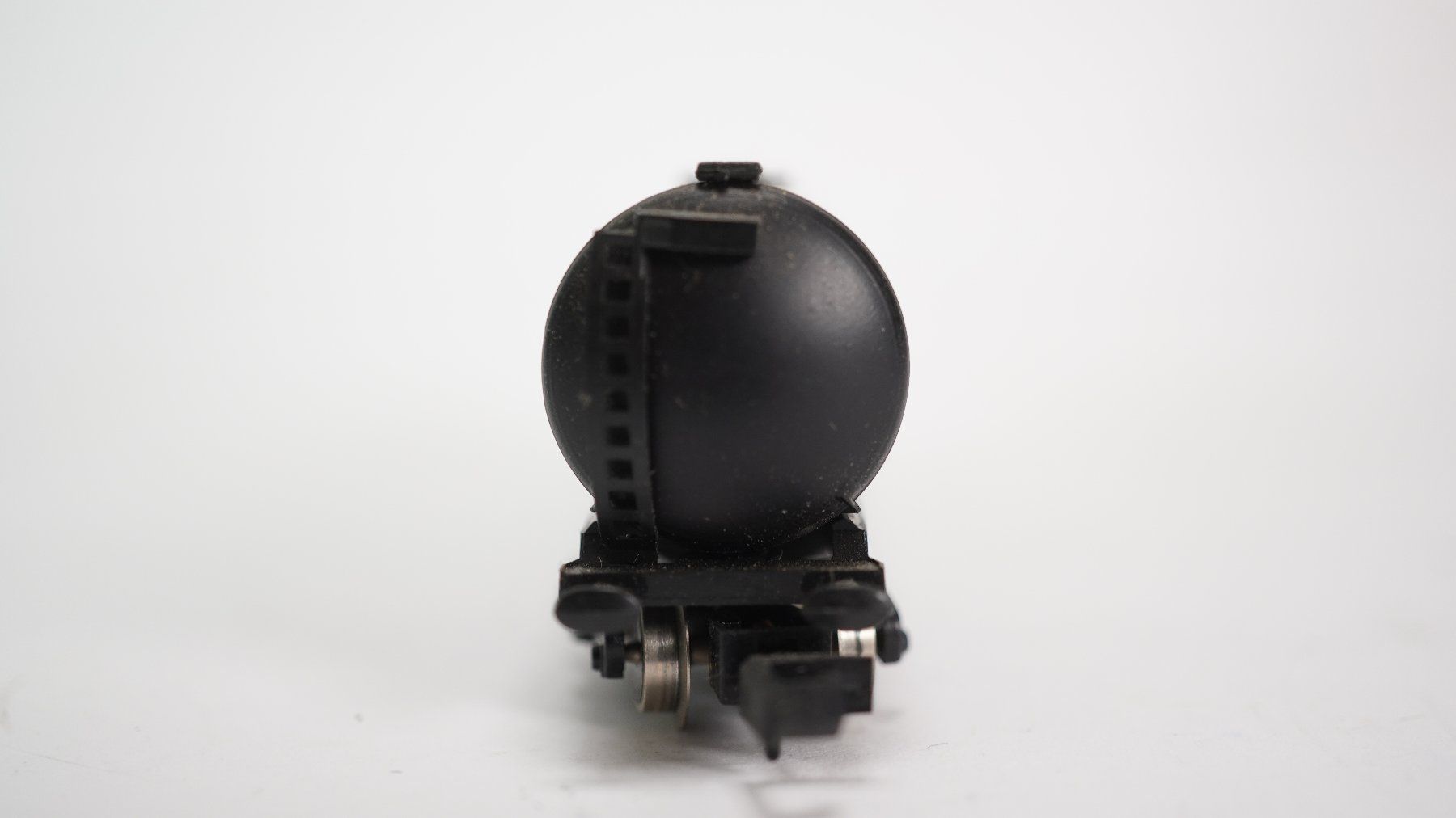 Modellini di ferrovie: † e37 Spur N Grafar Grosstankwagen schwarz BP / Shell – Usato da Thun venduto da evinka_gmbh 2