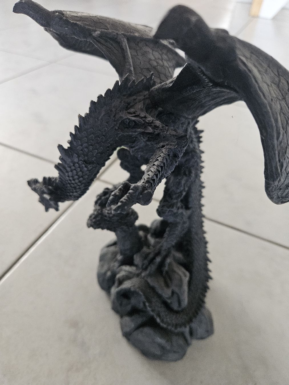Statuette: Drachen Figur auf Felsen – Usato da Aristau venduto da Fr3aKy 3
