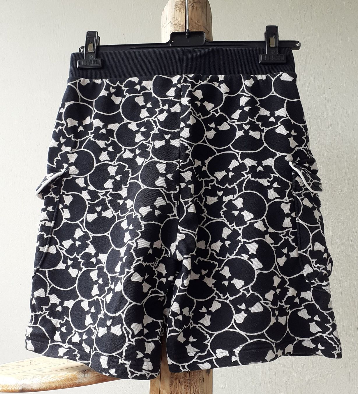 Sisley Pantaloni: Sisley Shorts XS – Usato da Bern venduto da Solarsystem 3