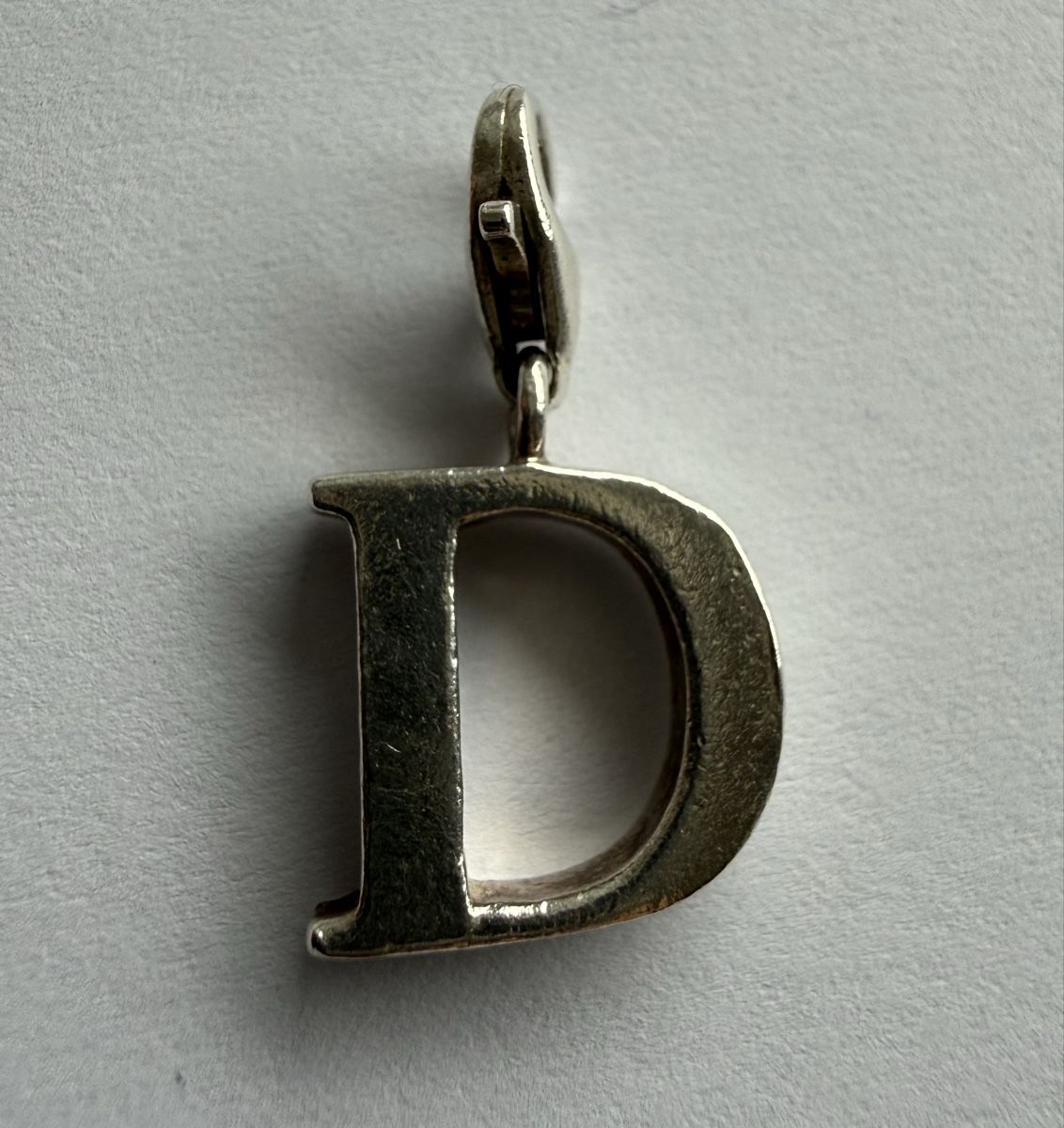 Thomas Sabo Ciondoli: Original Thomas Sabo Charm 925 Silber Buchstabe D – Usato da Dottikon venduto da dcwidmer 1