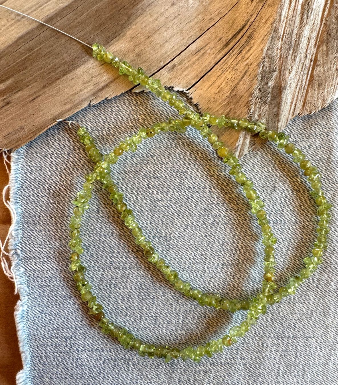 Catenine: Peridot. Olivin   extra  wilde Nugget Form + rund     48cm – Nuovo e nell'imballaggio originale da Leuggern venduto da gemshow 7