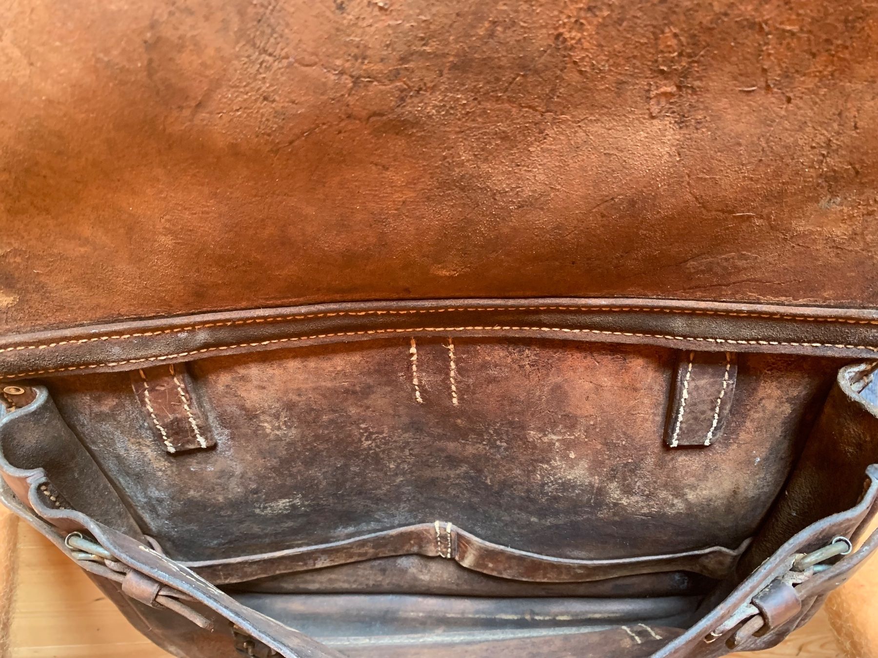 Schweizer Armee Borse: 2 Ledertaschen zu Bastsattel der CH Armee – Usato da Goldingen venduto da Bergler012 3