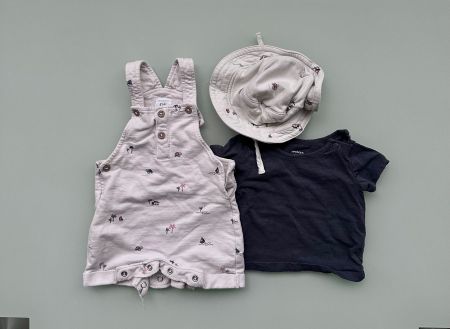 Neuwertiges Kleiderset C&A Größe 62 / T-Shirt , Latzhose