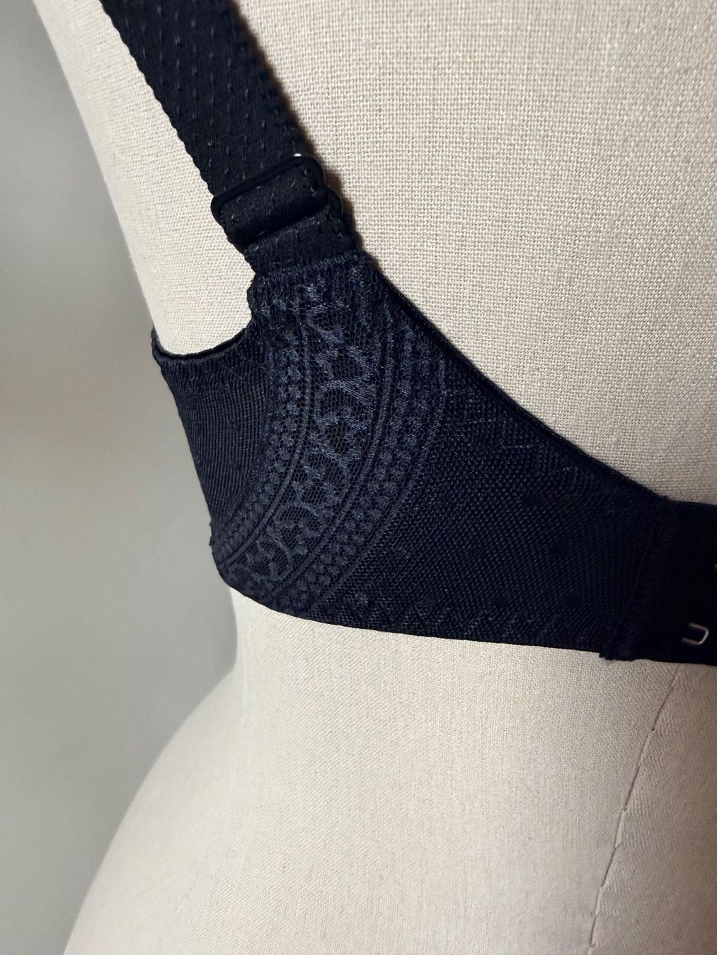 Altra biancheria intima: ULLA, Bügel-BH, Grösse 75E, Farbe Schwarz – Nuovo e nell'imballaggio originale da Rudolfstetten venduto da gst_g7xl 5