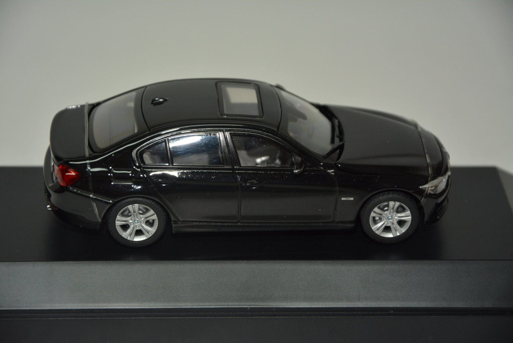 BMW Modellini d'auto: BMW 3 Series , schwarz , Paragon , 1:43 – Nuovo e nell'imballaggio originale da Goldach venduto da Feivel9 5