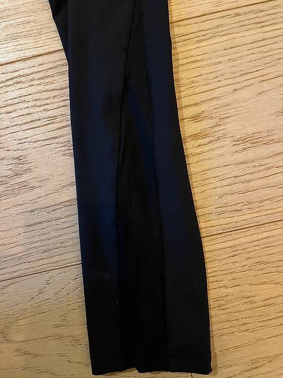 Leggings: Legging noir avec strasse – Usato da Champagne venduto da Marie2108 3