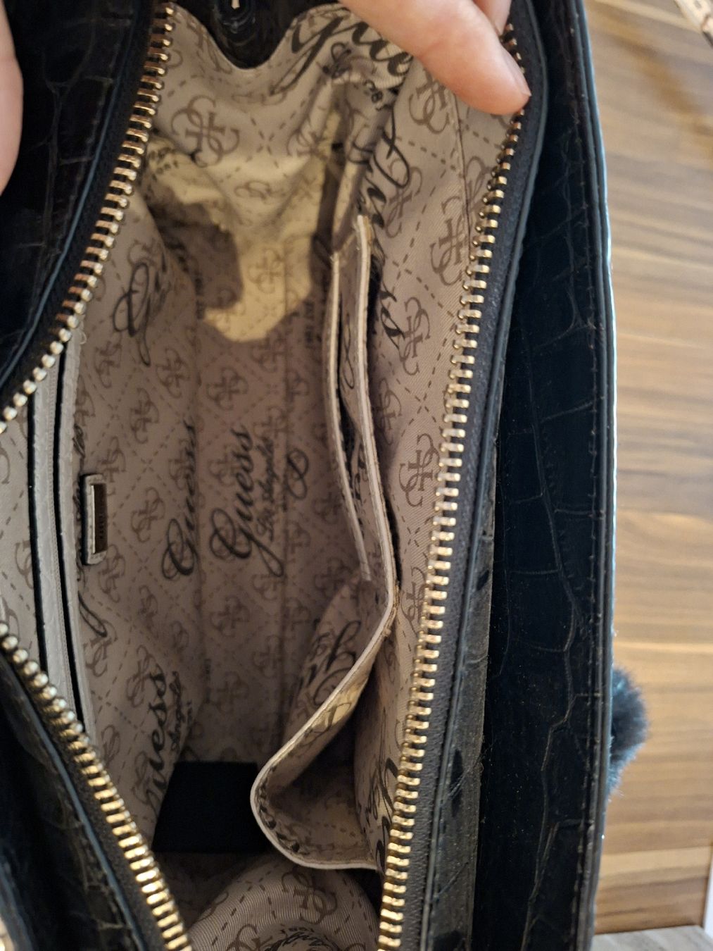 Guess Sacs femmes: Guess Handtasche – D'occasion à Hittnau par som_x965 3