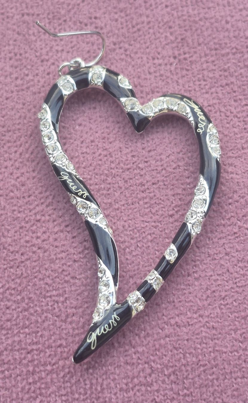 Guess Ohrringe & -stecker: Orecchini Guess a cuore neri con strass – Gebraucht aus Giubiasco von Stefaniav 3