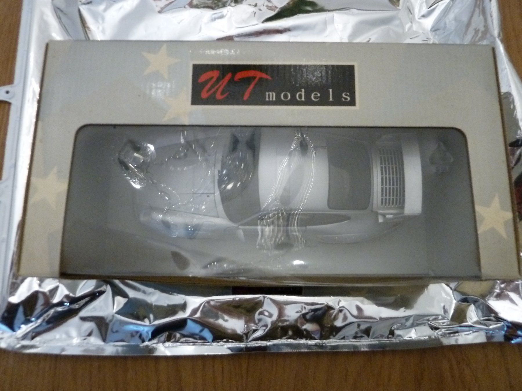 UT Models Modellautos: UT Models Porsche 911 GT 2 silber – Neu und originalverpackt aus Hünikon von operapeter 2