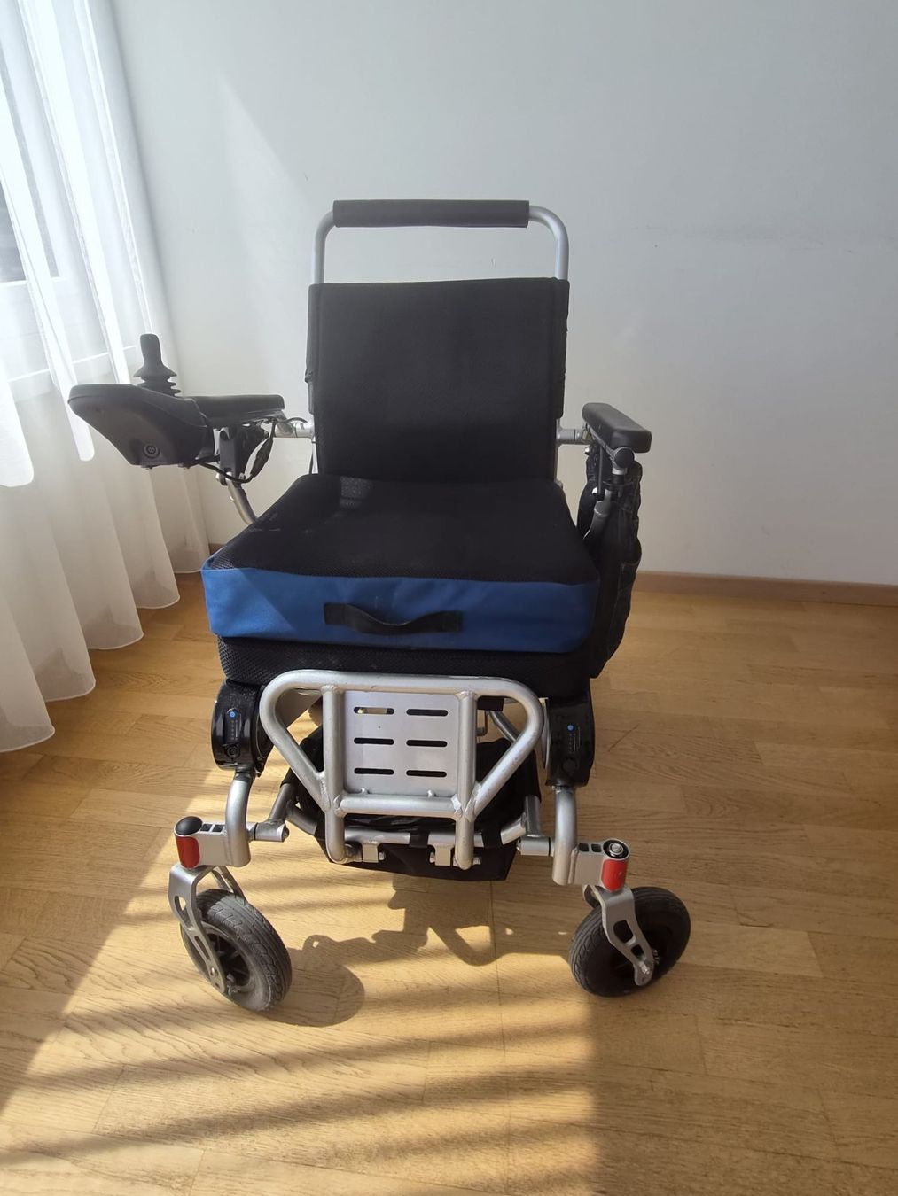 Voiturettes électriques: Elektro Rollstuhl – D'occasion à Birmensdorf ZH par Dominik_callura 4
