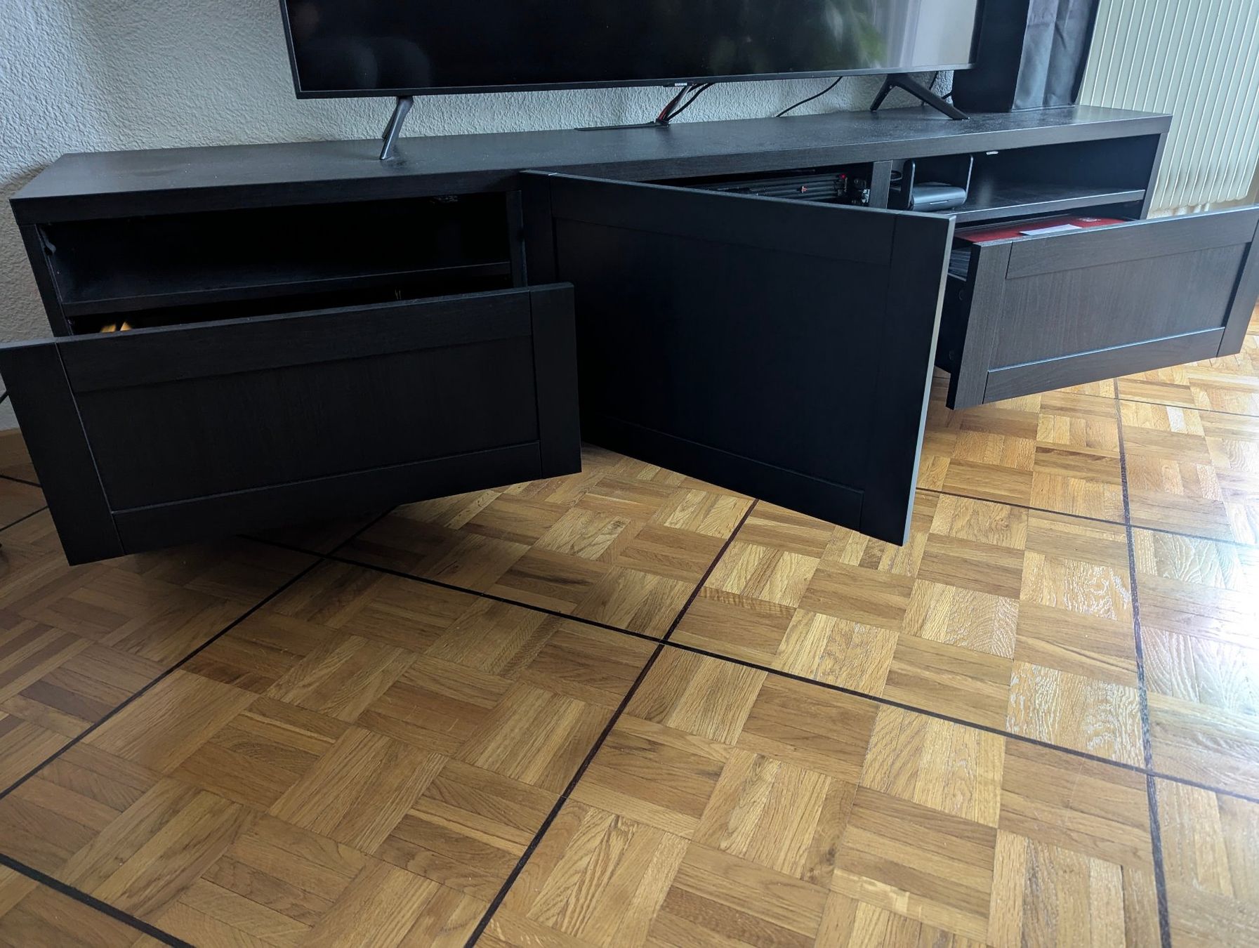 Ikea Mobili TV: IKEA Besta TV - Black, 180cm width - Used – Usato da Fribourg venduto da balzabalza 2