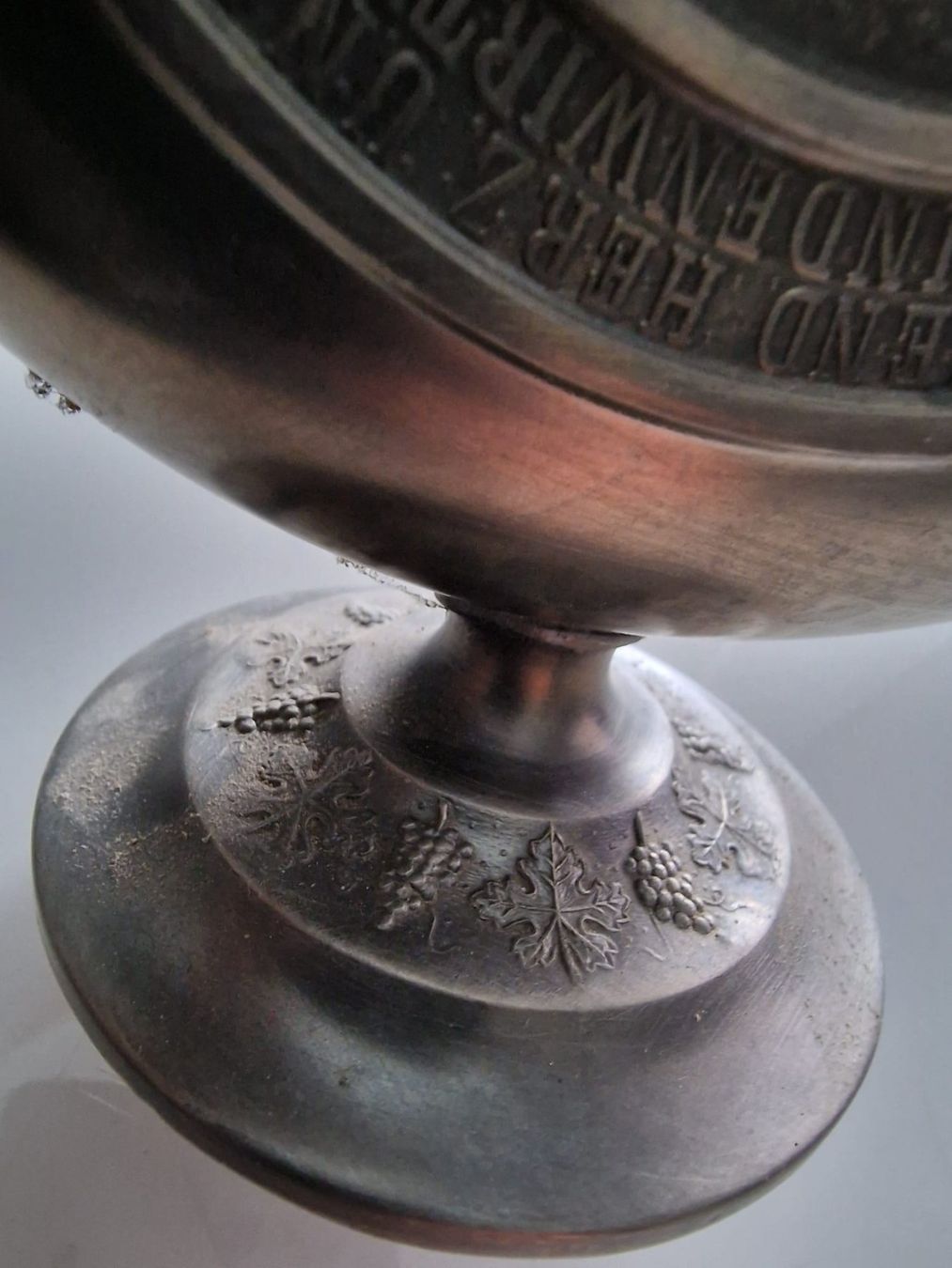 Tutte le decorazioni: Alte Zinnflasche mit Kette – Usato da St. Gallen venduto da coral191 2