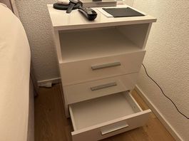 Nachttisch - Neuwertig - 2x verfügbar
