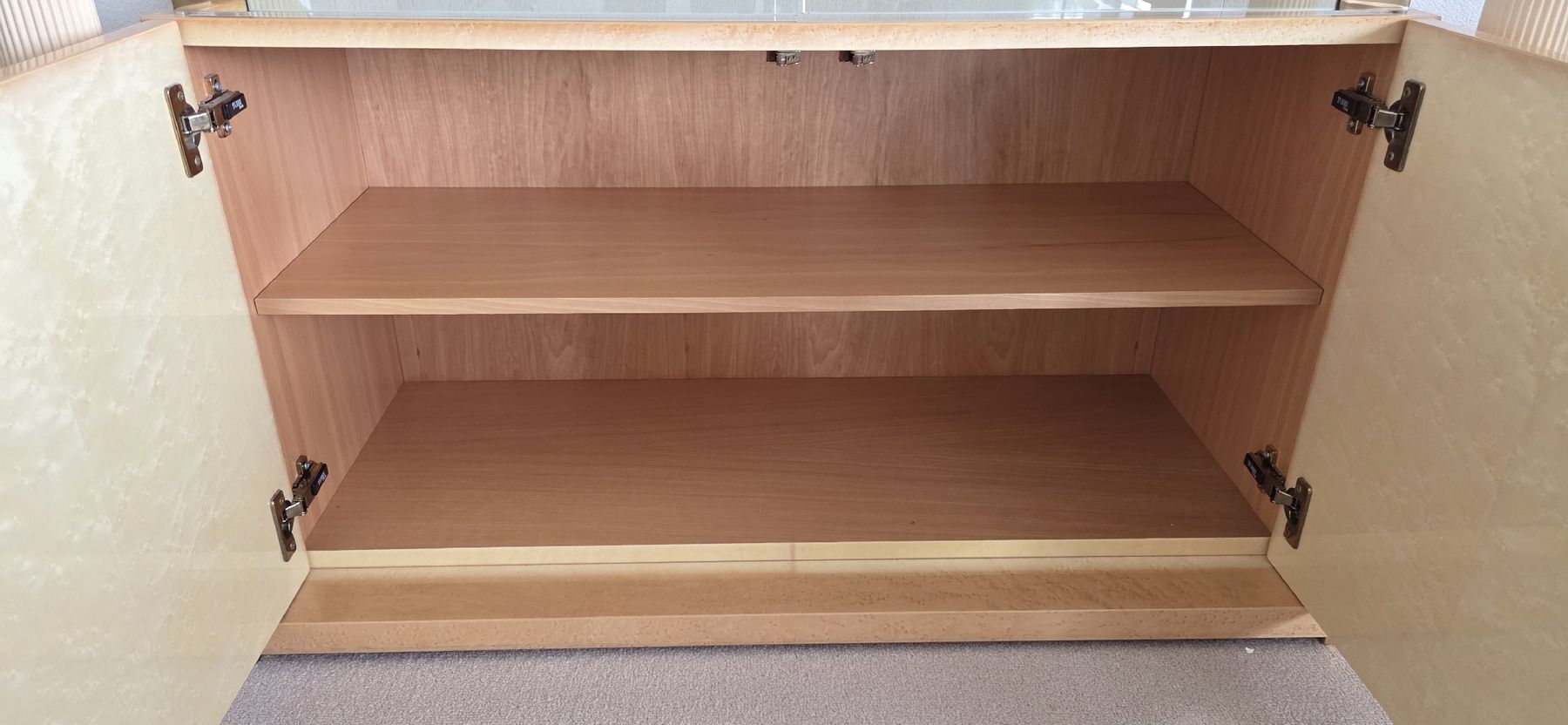 Vitrinen: Grosse Vitrine – Gebraucht aus Wädenswil von Greatstuff 9