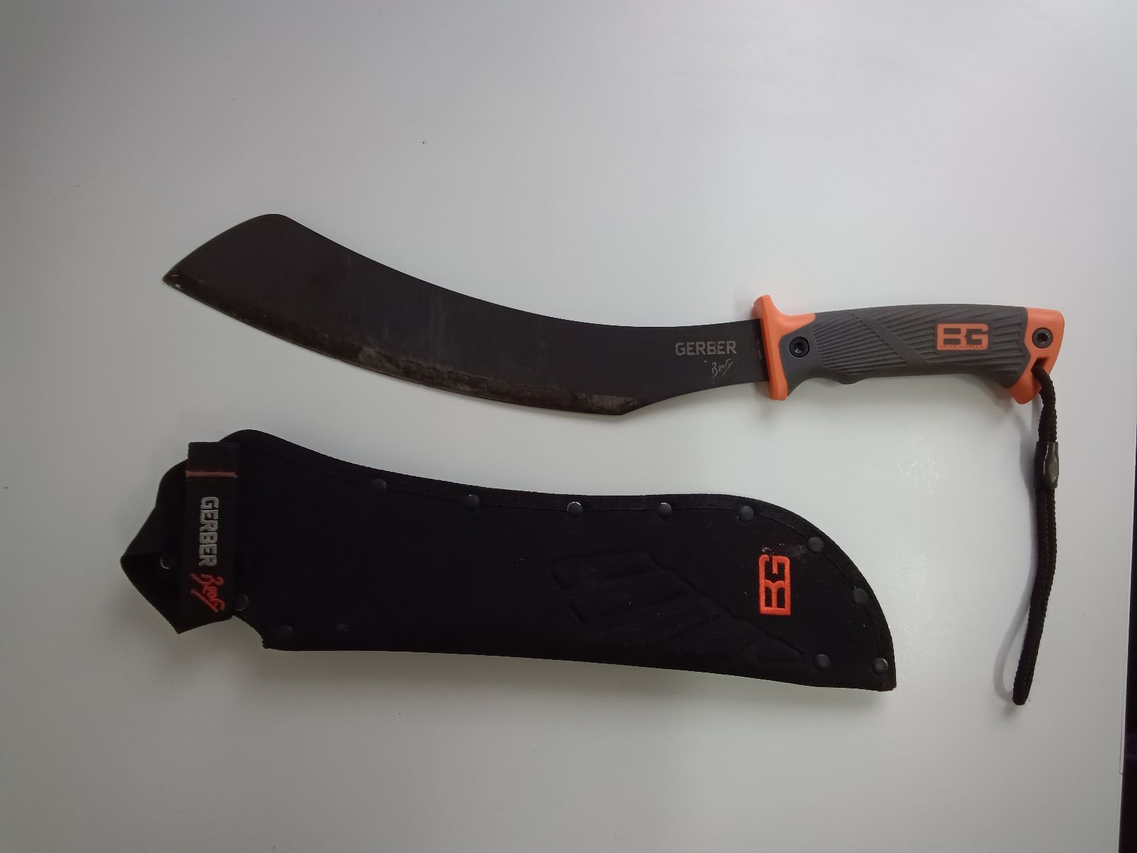Gerber Coltellini militari: Gerber Bear Grylls Machete – Usato da Hünenberg venduto da dundie