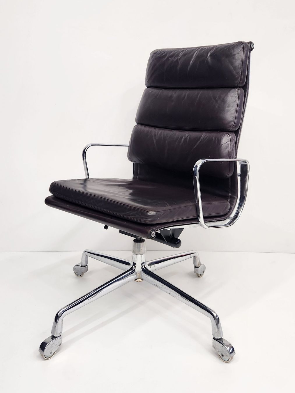 Herman Miller Sedie: Designklassiker Herman Miller Eames Soft Pad EA219 – Usato da Bad Zurzach venduto da QLASSIQ 1