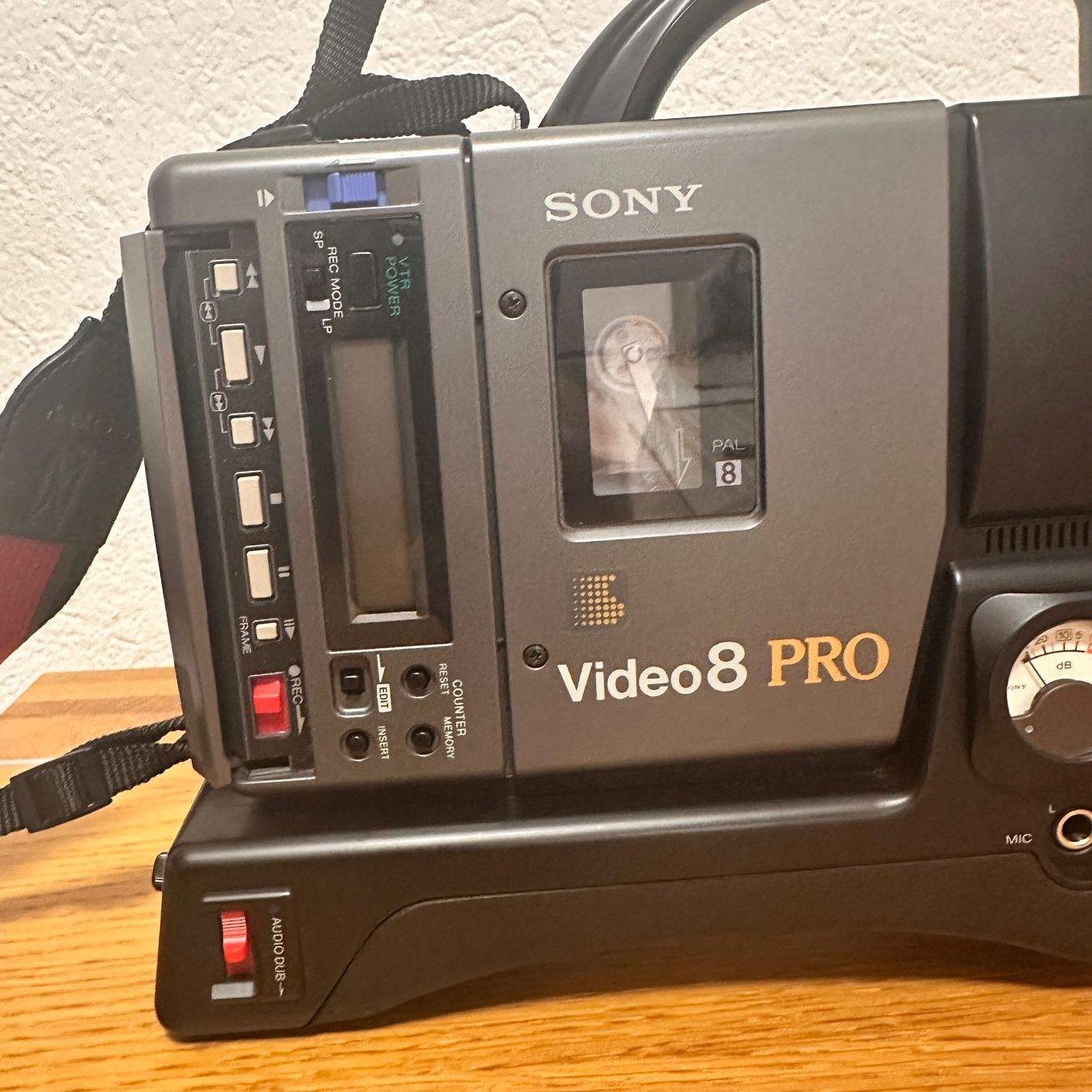 Sony Videocamere: Sony CCD-V200E Video8 Pro Camcorder – Usato da affoltern am albis venduto da bakee 6