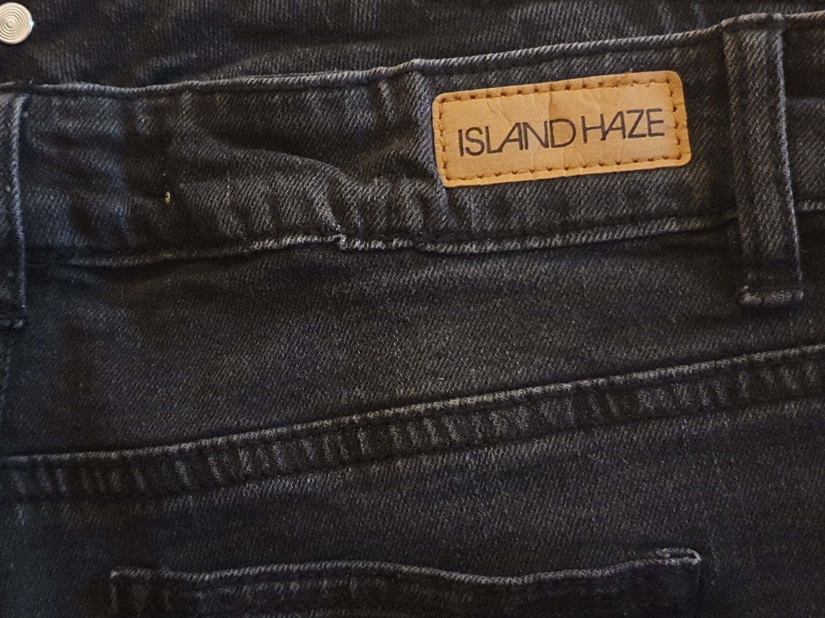 Pantalons: short noir Island Haze – D'occasion à Tavannes par lanimeyl 3