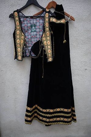 Tiroler Tracht alt Samt mit Tasche