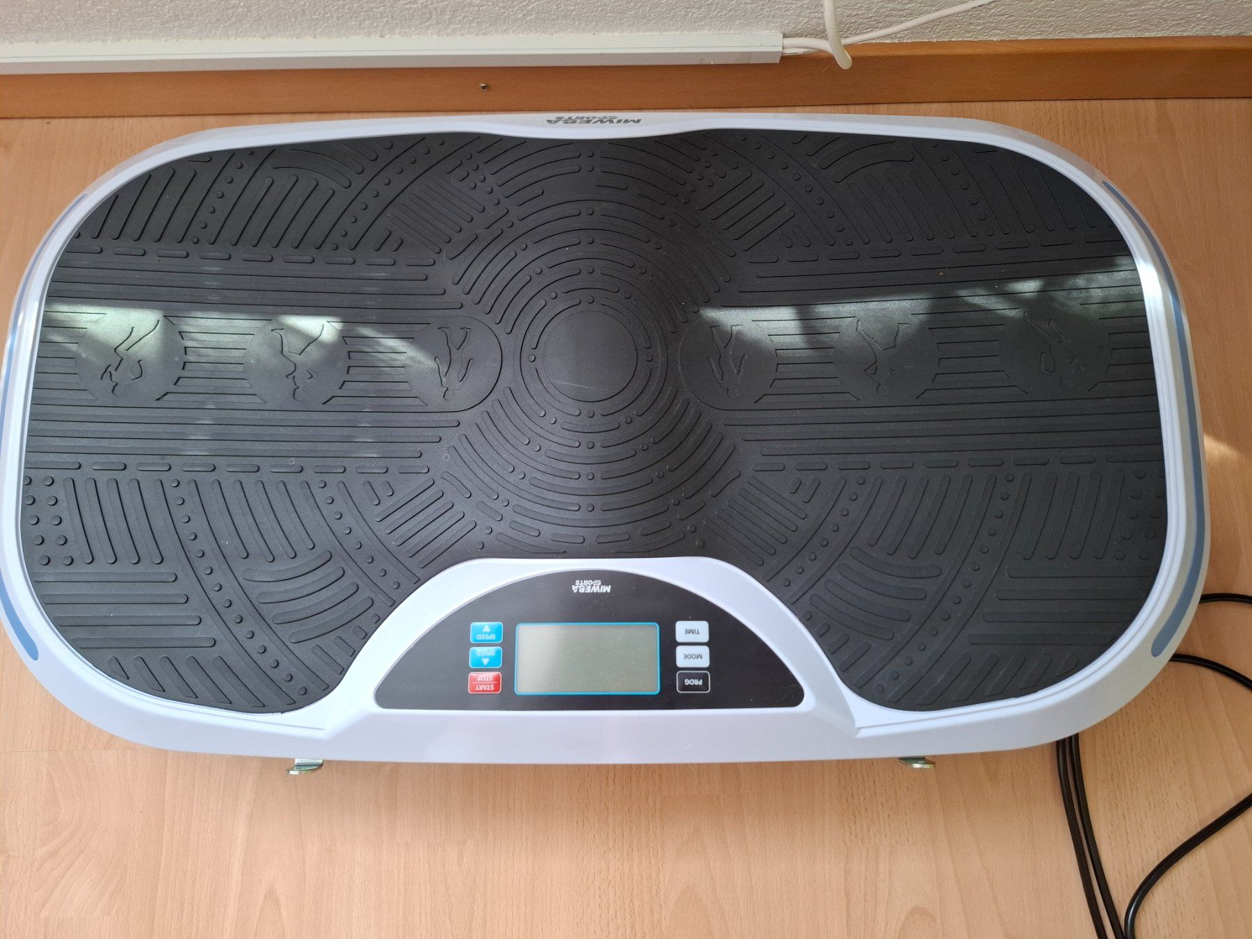 Vélos d'appartement: Vibrationsplatte Miweba 4D – D'occasion à Böckten par Pipistrelli 3