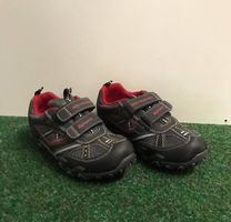 Kinder Freizeit und Wanderschuhe