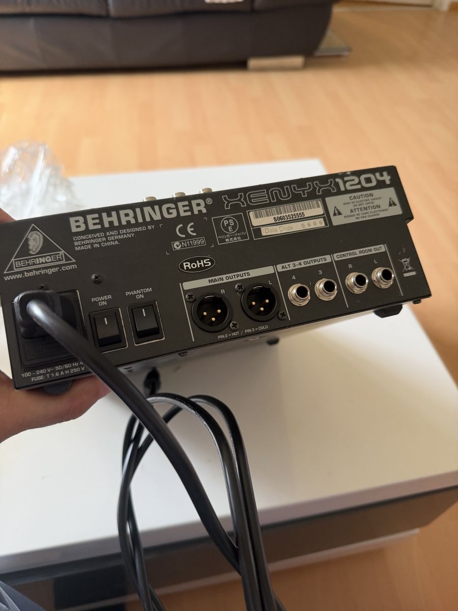 Behringer Console di mixaggio: Behringer XENYX 1204 Mixer – Usato da Baden venduto da noli.r 4