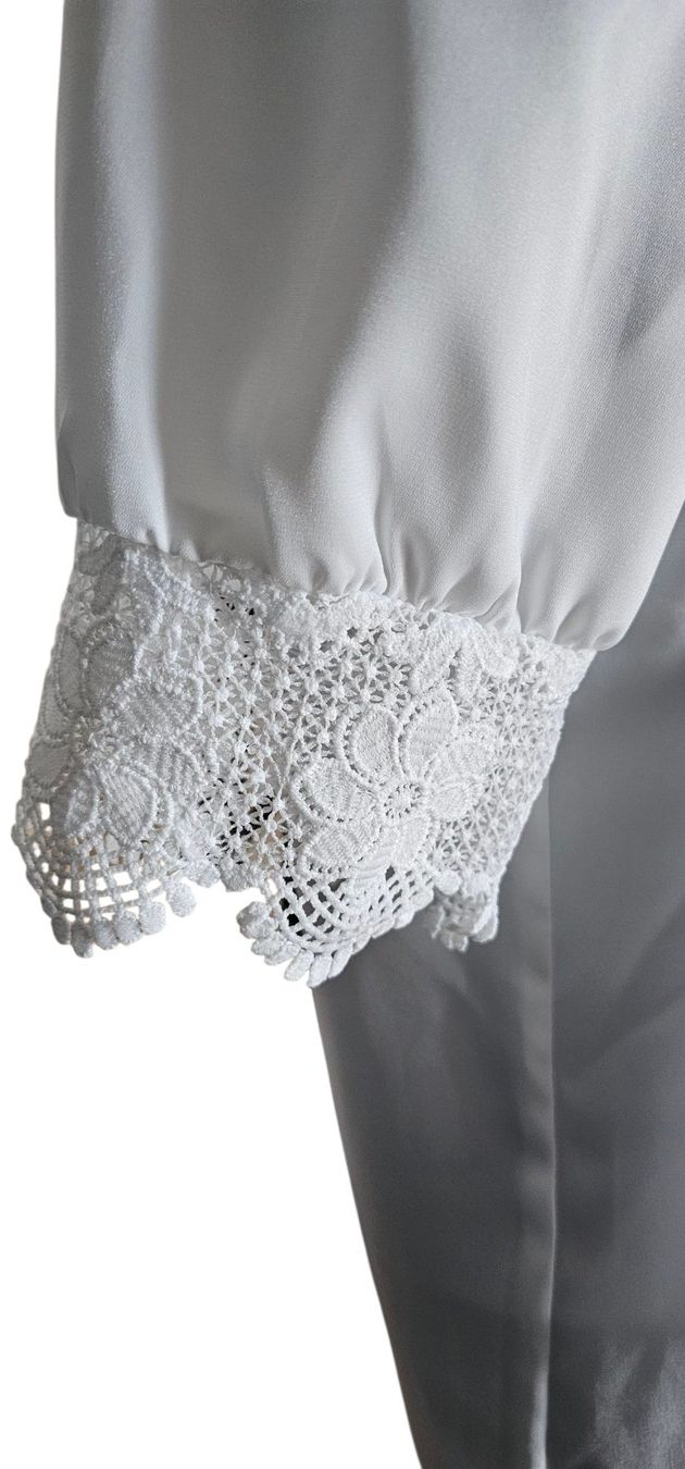 Camicette: Weisse Bluse mit Spitze, Gr. L – Nuovo (secondo la descrizione) da Langenthal venduto da SecondChanceShop 2