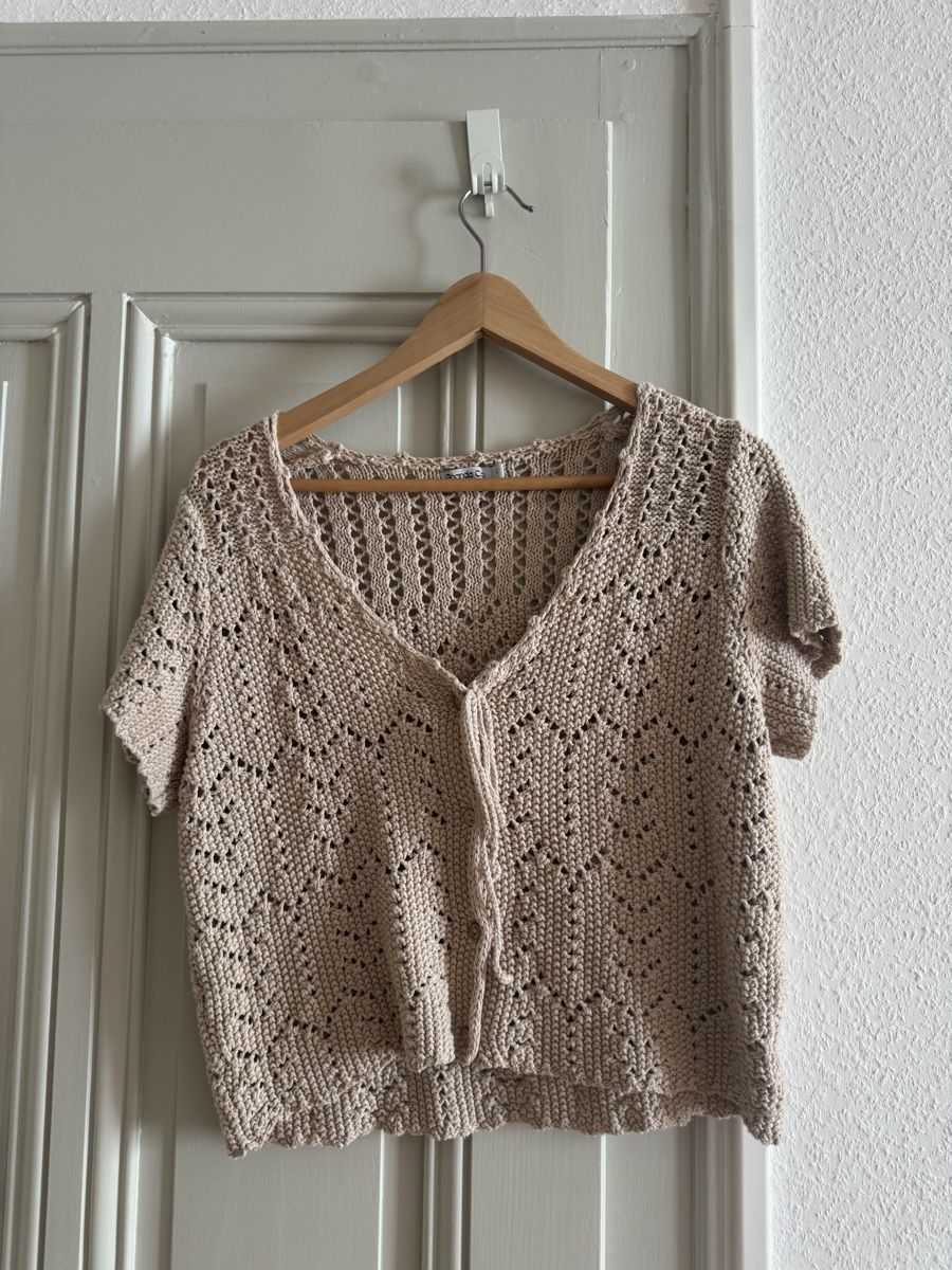 Lots de vêtements: Lot de différents hauts taille M – D'occasion à Petit-Lancy par Wendy.vw