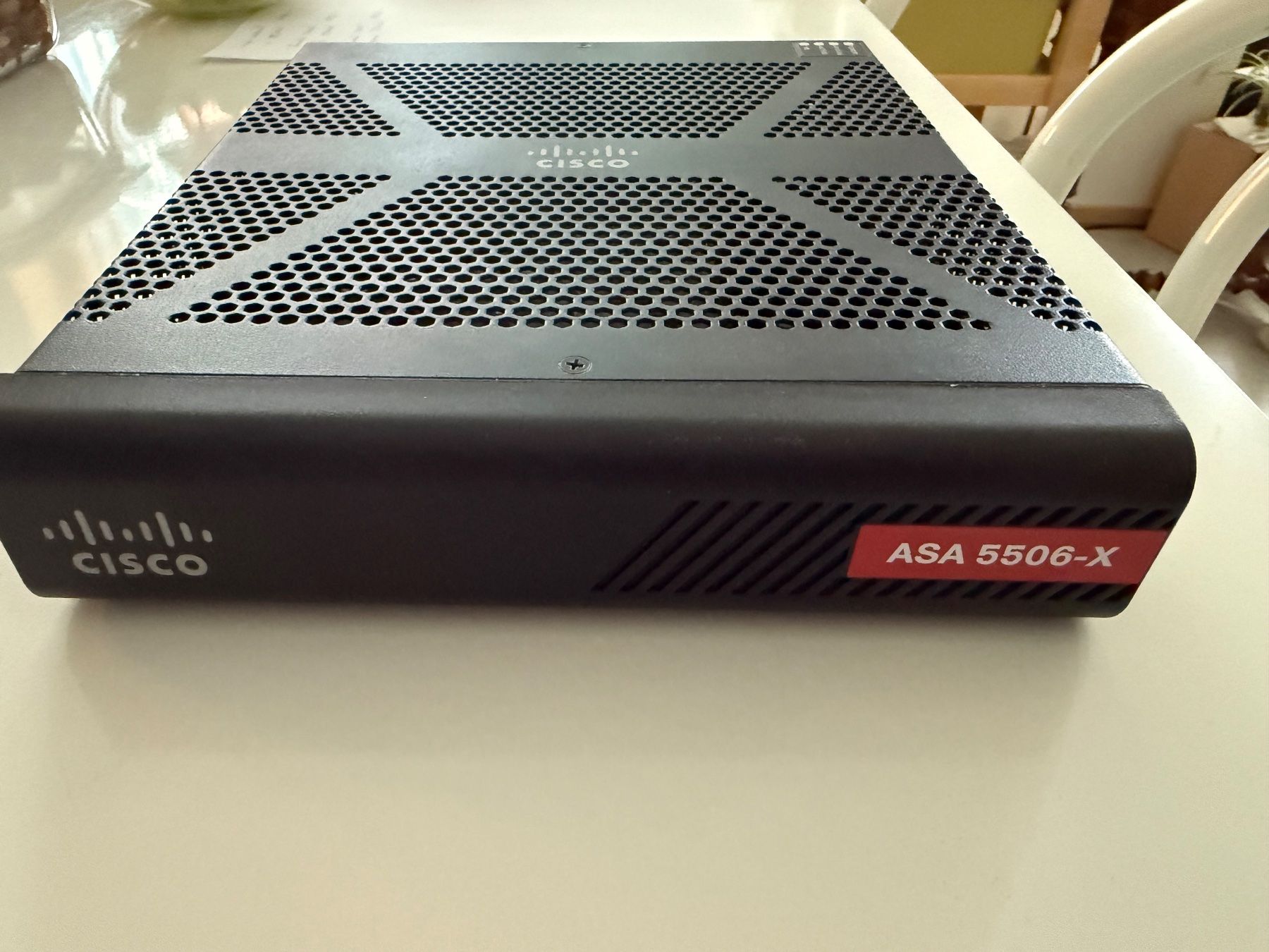 Cisco Firewall: Cisco ASA-5506-X V06 – Usato da Lausanne venduto da DBX-JACK